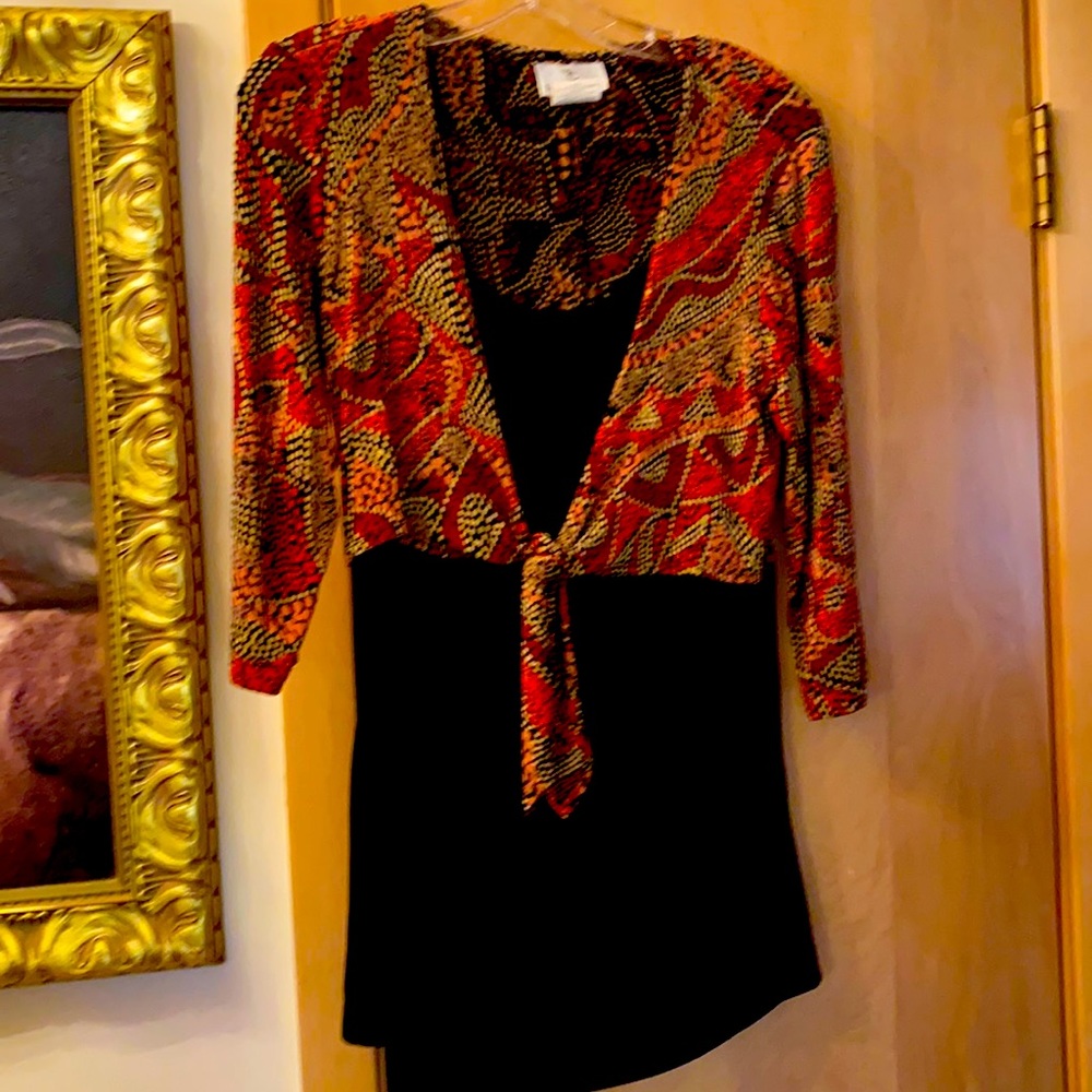 Midsize sleeves size small with black from underneath